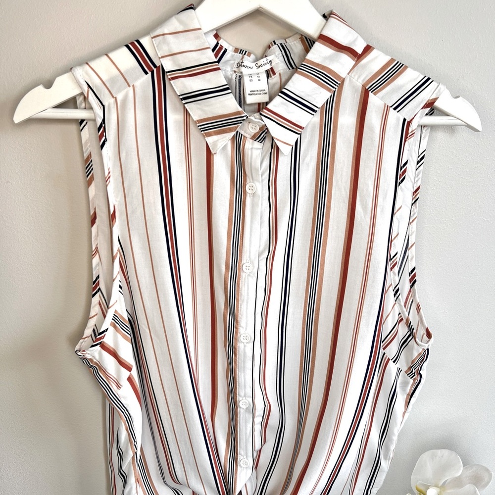 Button-down, collared tank top with a front knot